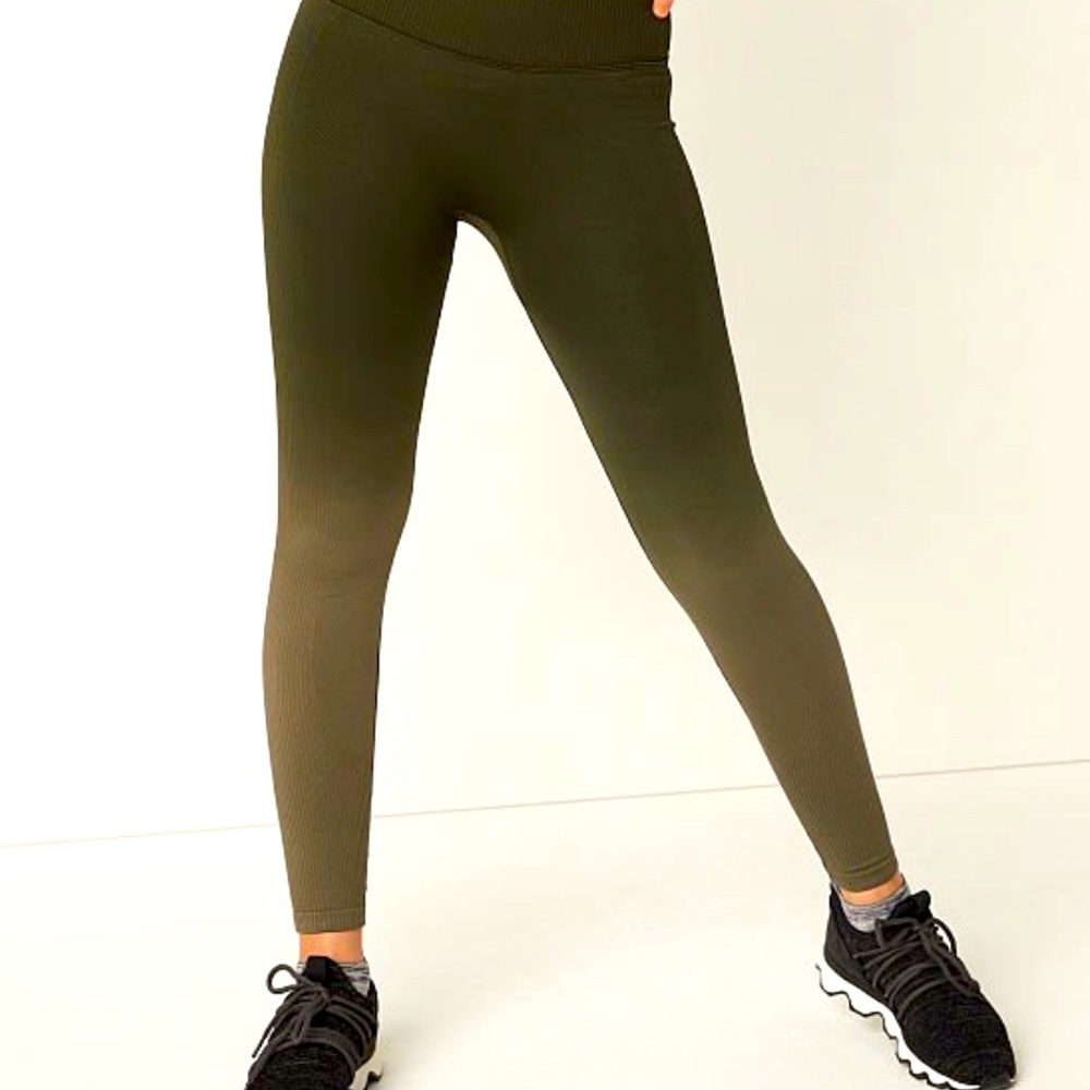 Pink active leggings